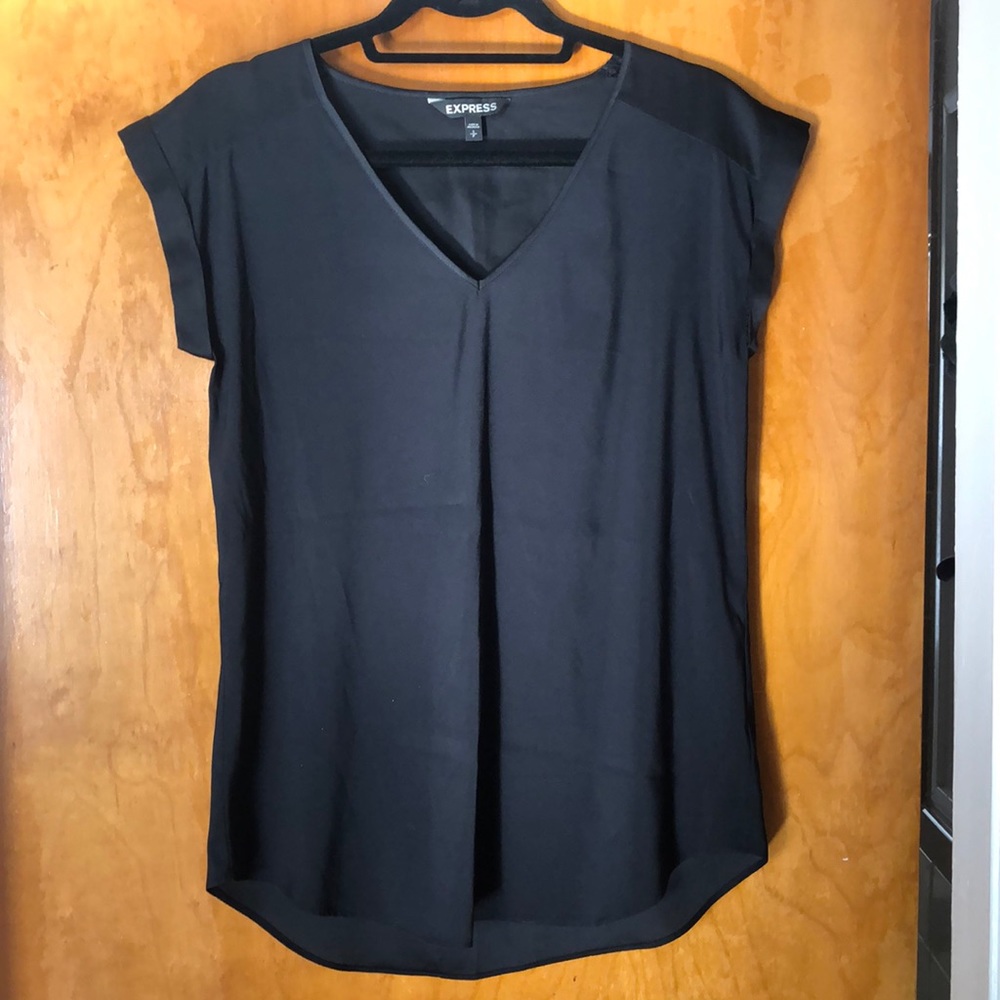 EXPRESS V-Neck Folded Sleeve Shirt Black Small